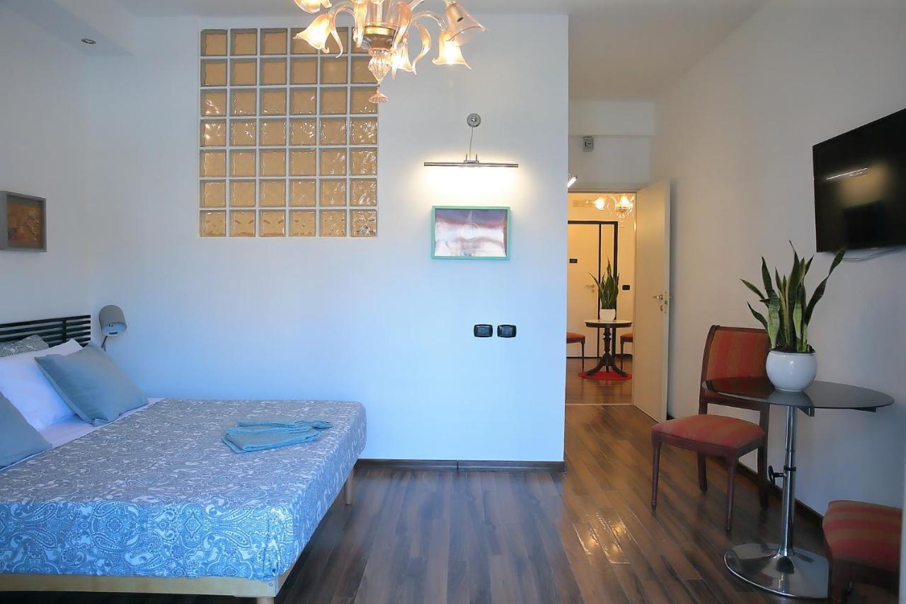 Savoia & Cavour _ Premium Signature _ Hotell Bari Exteriör bild
