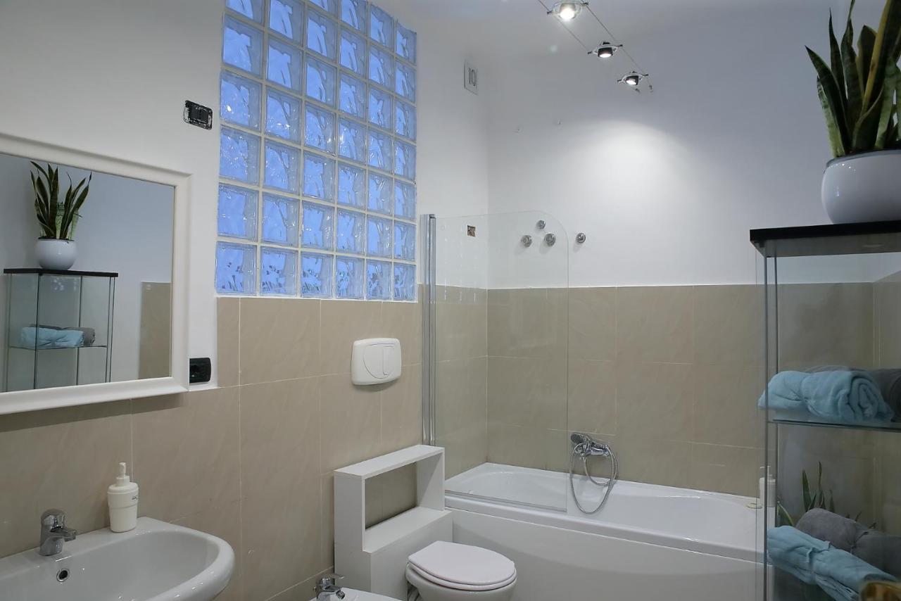 Savoia & Cavour _ Premium Signature _ Hotell Bari Exteriör bild